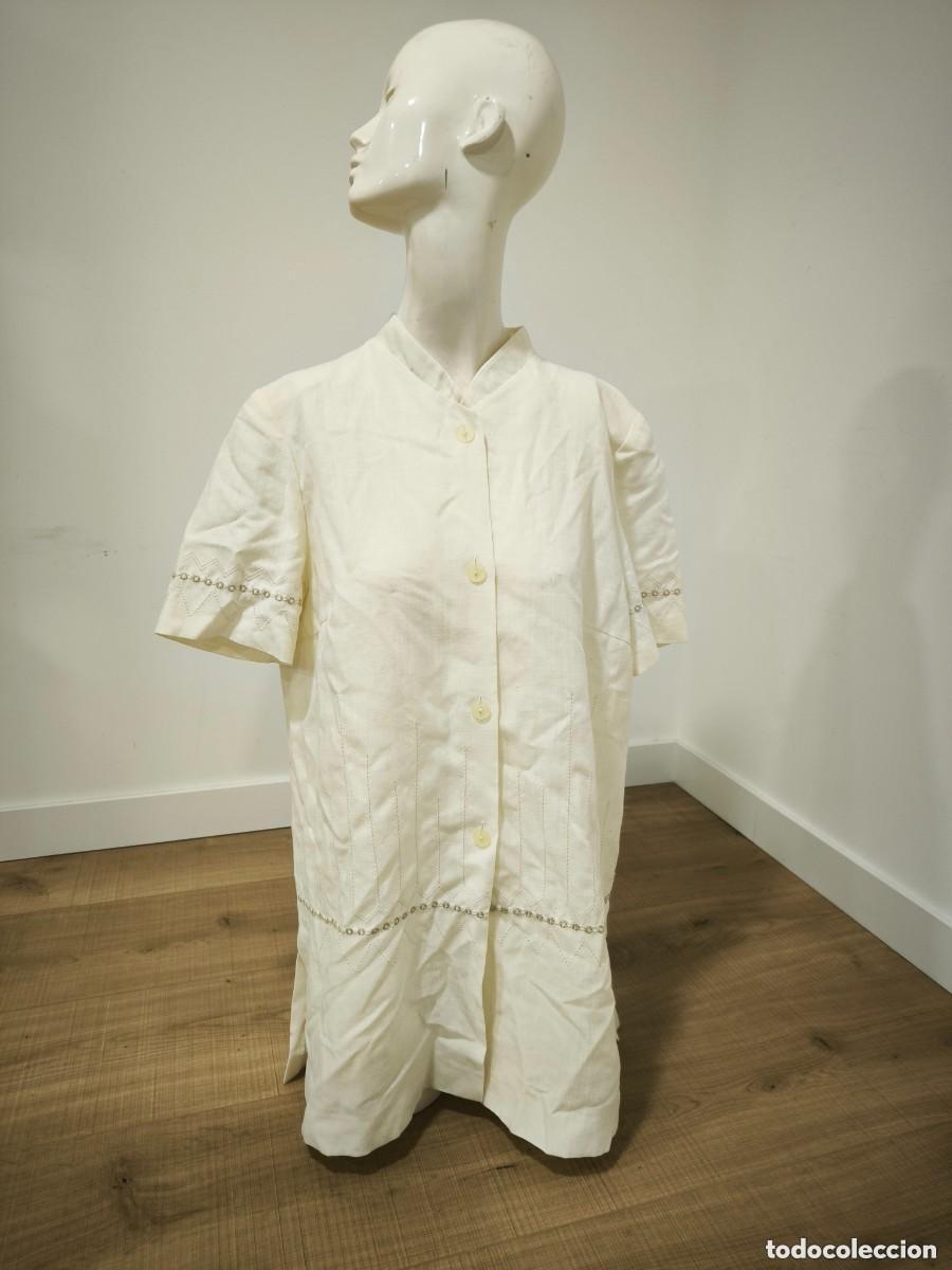 D'Occasion: Vestido Camisero Lino Blanco Talla 44 &ndash; Frescura Y Bordados Para Tu Look M&aacute;s Natural
