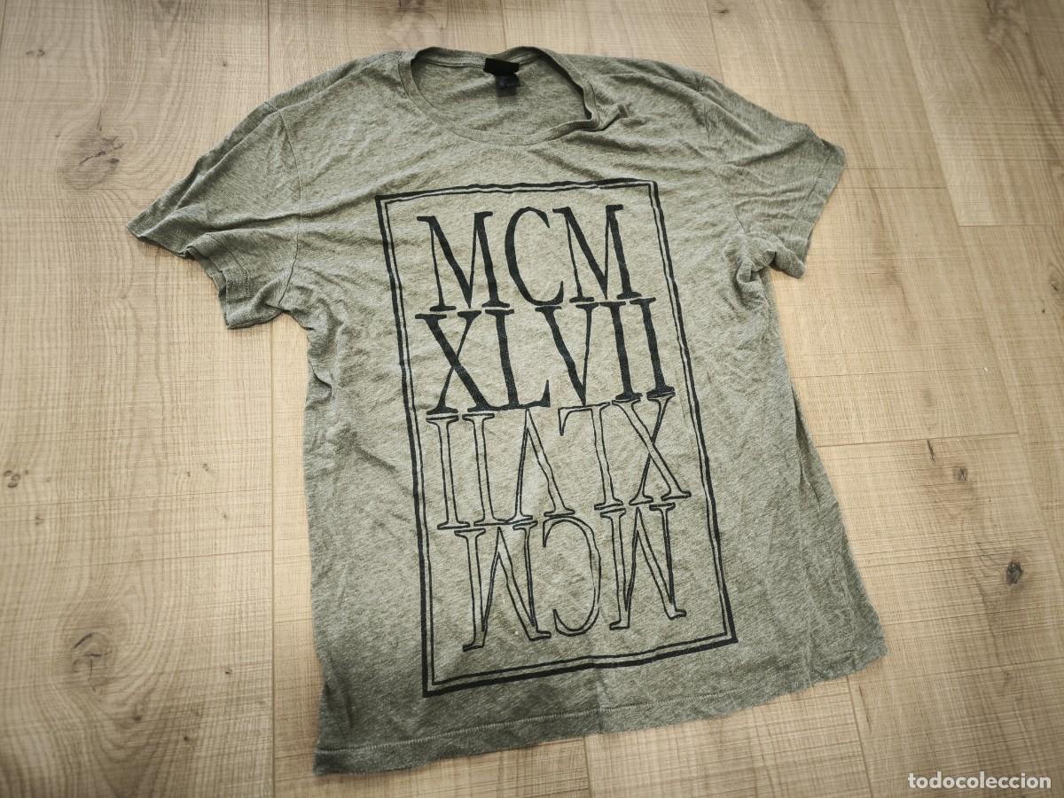 Second-Hand: Camiseta Gris H&M Talla L Con Estampado N&uacute;meros Romanos &ndash; Prenda Casual Unisex Con Estilo