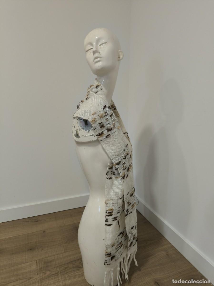 Segunda mano: Fular Bufanda De Mujer Blanco Con Estampado Y Flecos &ndash; Complemento Elegante Para Tus Looks - Foto 2