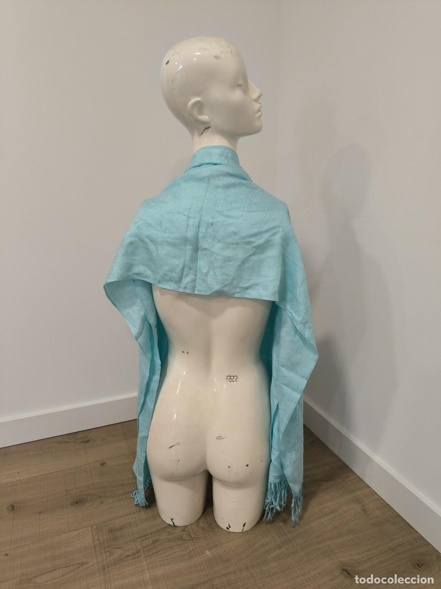 Segunda mano: Fular Pashmina De Mujer Azul Turquesa Con Flecos &ndash; Complemento Ligero Y Elegante - Foto 3