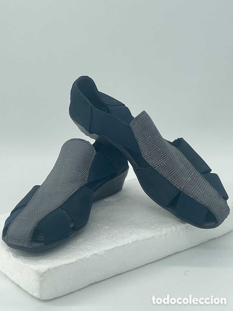 Segunda mano: sandalias de 24HRS talla 37
