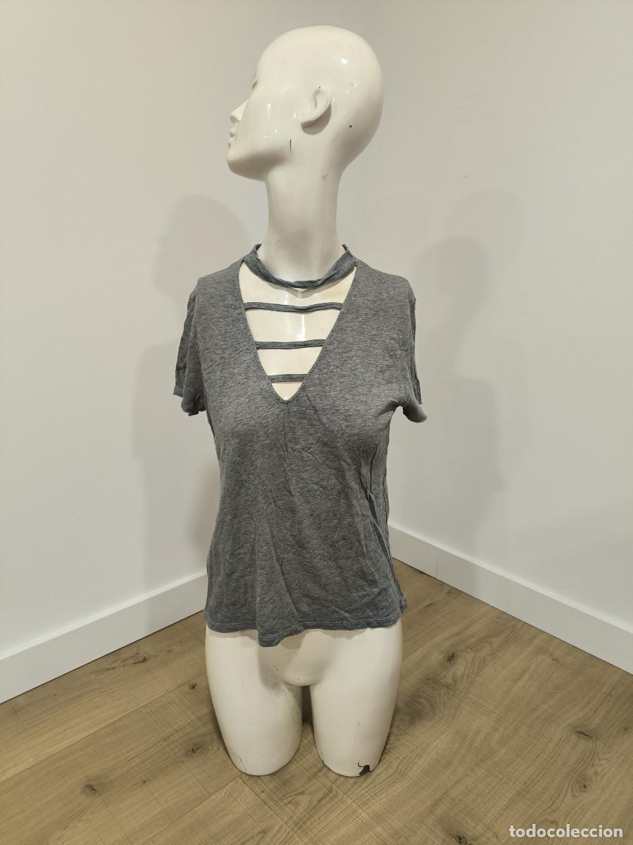 D'Occasion: Camiseta Mujer Gris Forever 21 Talla S &ndash; Escote en V con Tiras Cruzadas