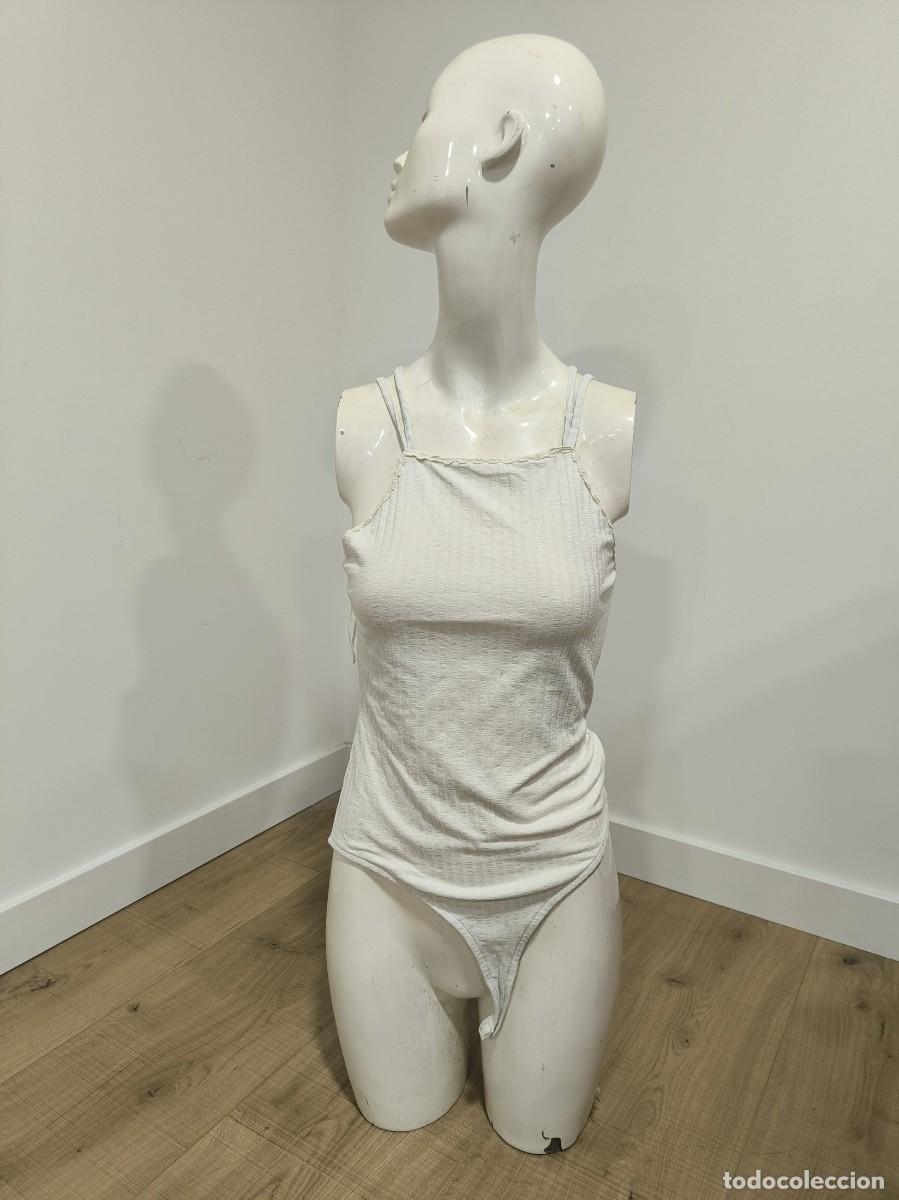 D'Occasion: Camiseta Tirantes Blanca Bershka Talla M &ndash; Canal&eacute; Espalda Cruzada