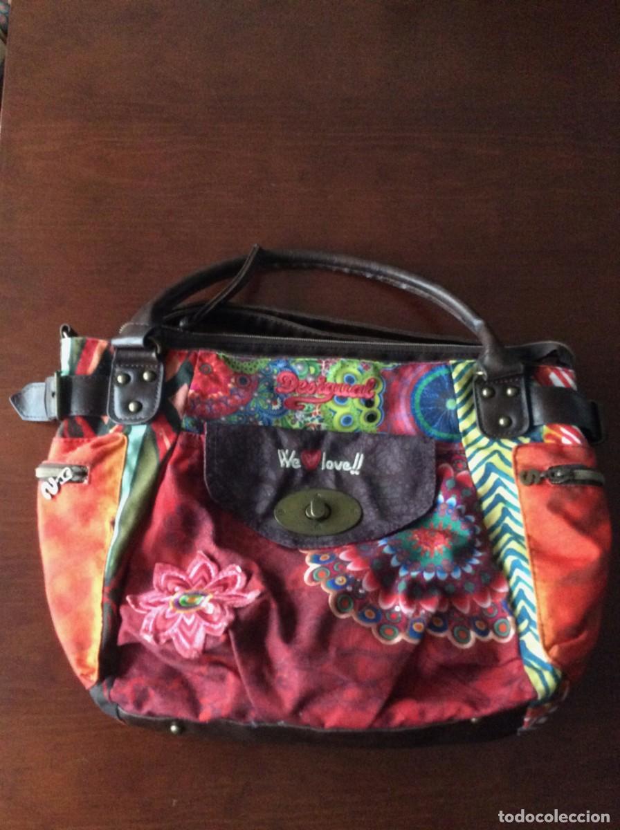 Second-Hand: BOLSO BANDOLERA Y ASAS CORTAS .MARCA DESIGUAL