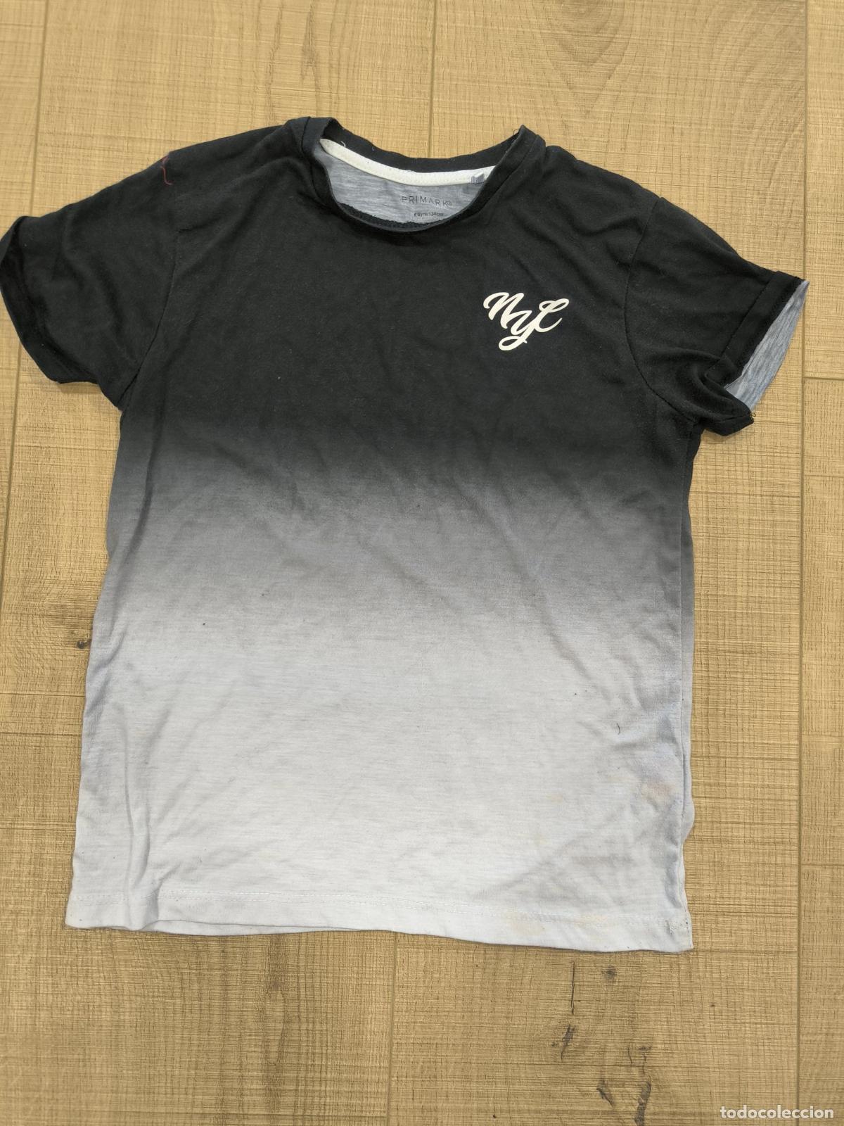 Segunda mano: Camiseta Ni&ntilde;o Degradada NYC Primark Talla 6-8 A&ntilde;os &ndash; Negro a Blanco 134 cm