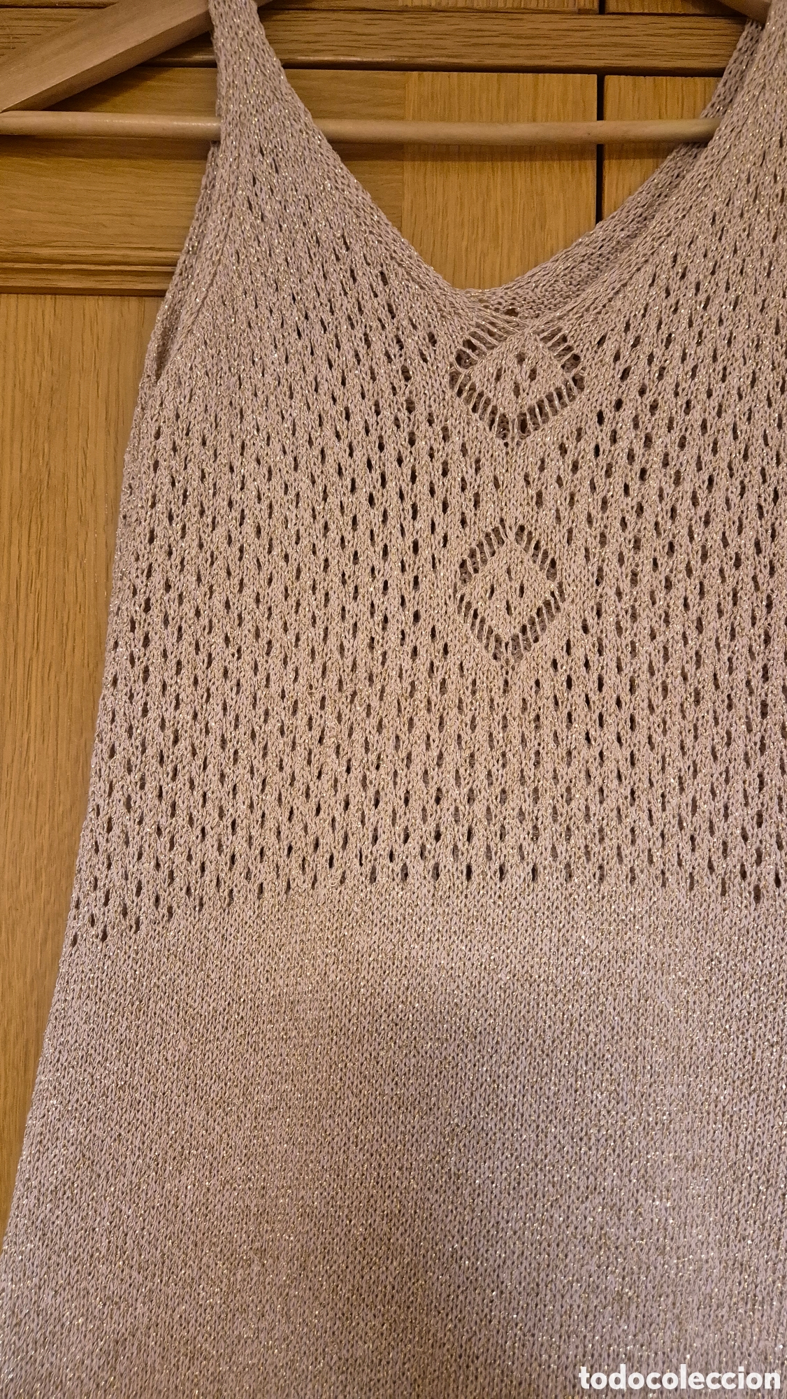 Segunda mano: Vestido largo punto beige metalizado. Talla M/L
