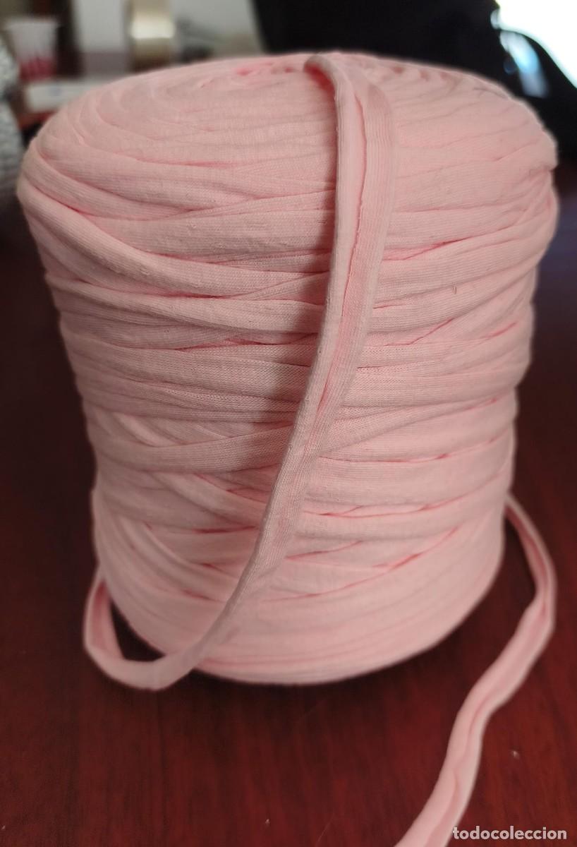 Segunda mano: Tr 2 Ovillo / Madeja trapillo color rosa de 8mm con 500grs de peso