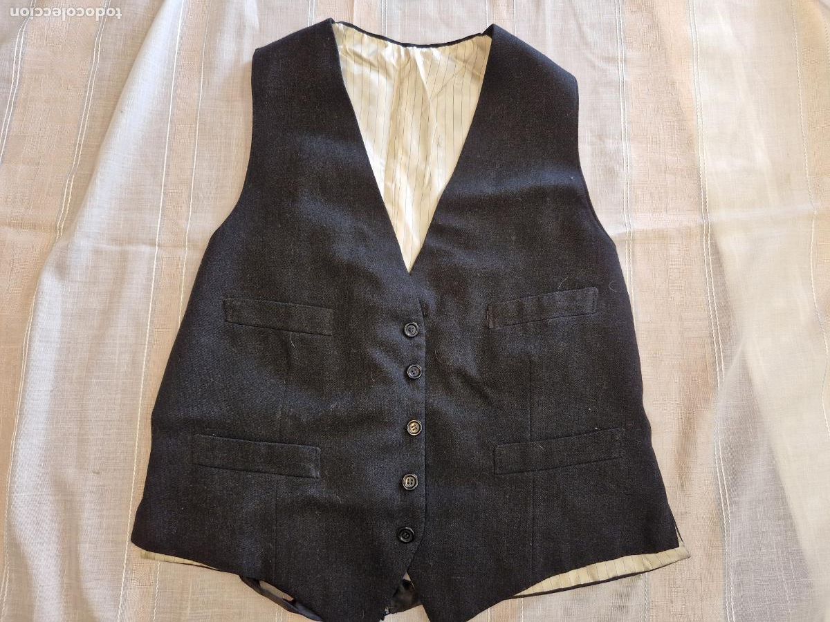 Segunda mano: BONITO ESMOQUIN DE TRAJE. TALLA M