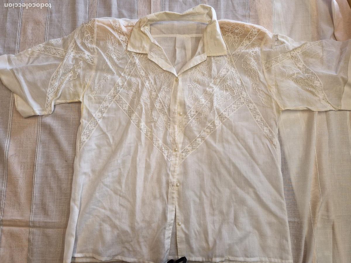 Segunda mano: BONITA CAMISA PARA MUJER. COLOR BLANCO. TALLA L