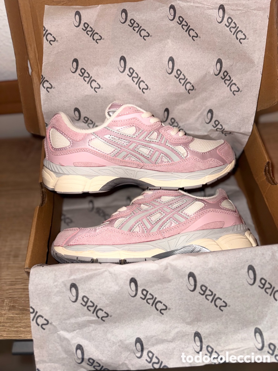 Segunda mano: Baskets Asics de sport pour femme taille 42