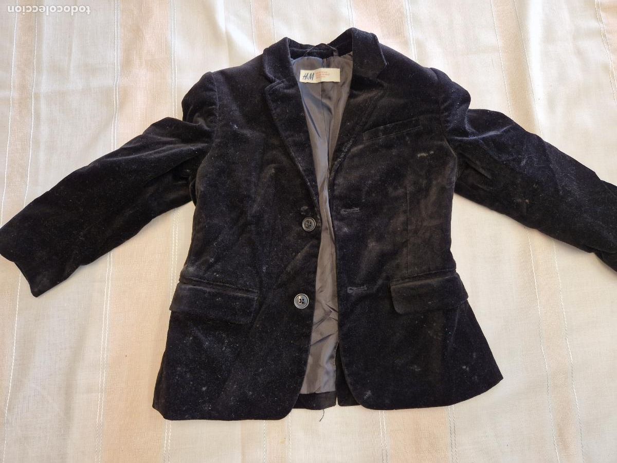Segunda mano: BONITO BLAIZER INFANTIL. COLOR NEGRO GAMUZA. TALLA 6