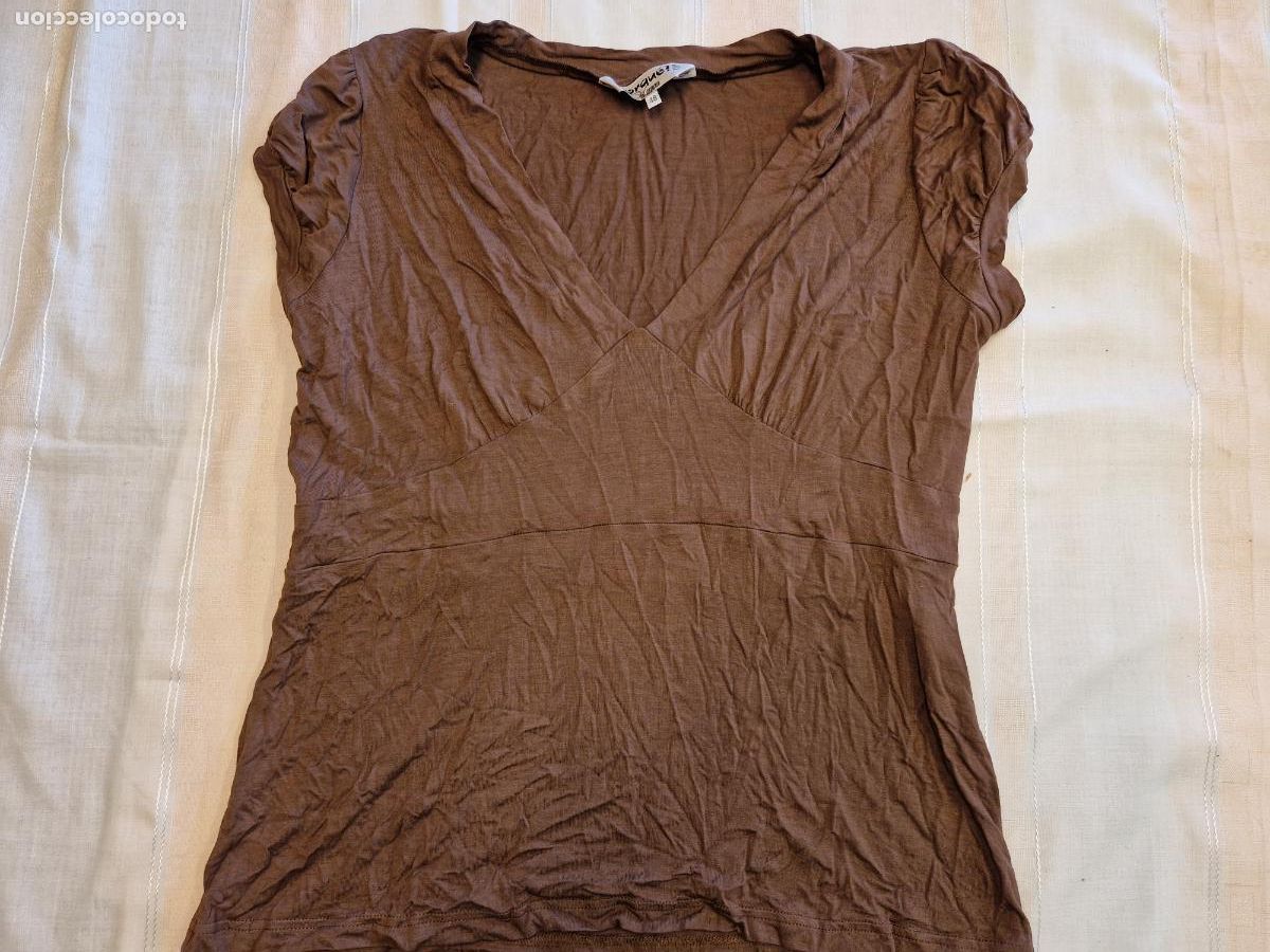 Segunda mano: BONITA BLUSA. COLOR CAFE. TALLA 48