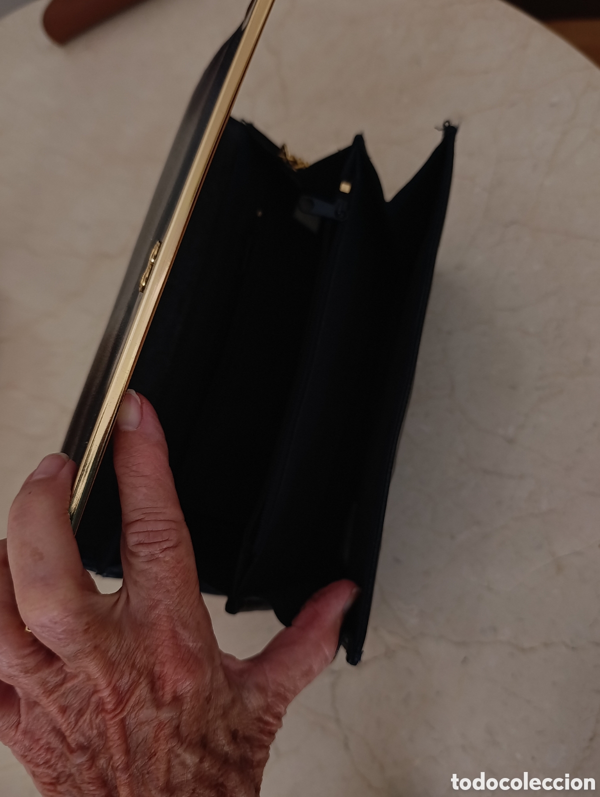 Segunda mano: Bolso cerim&ograve;nia de mano O con cadena - Foto 3