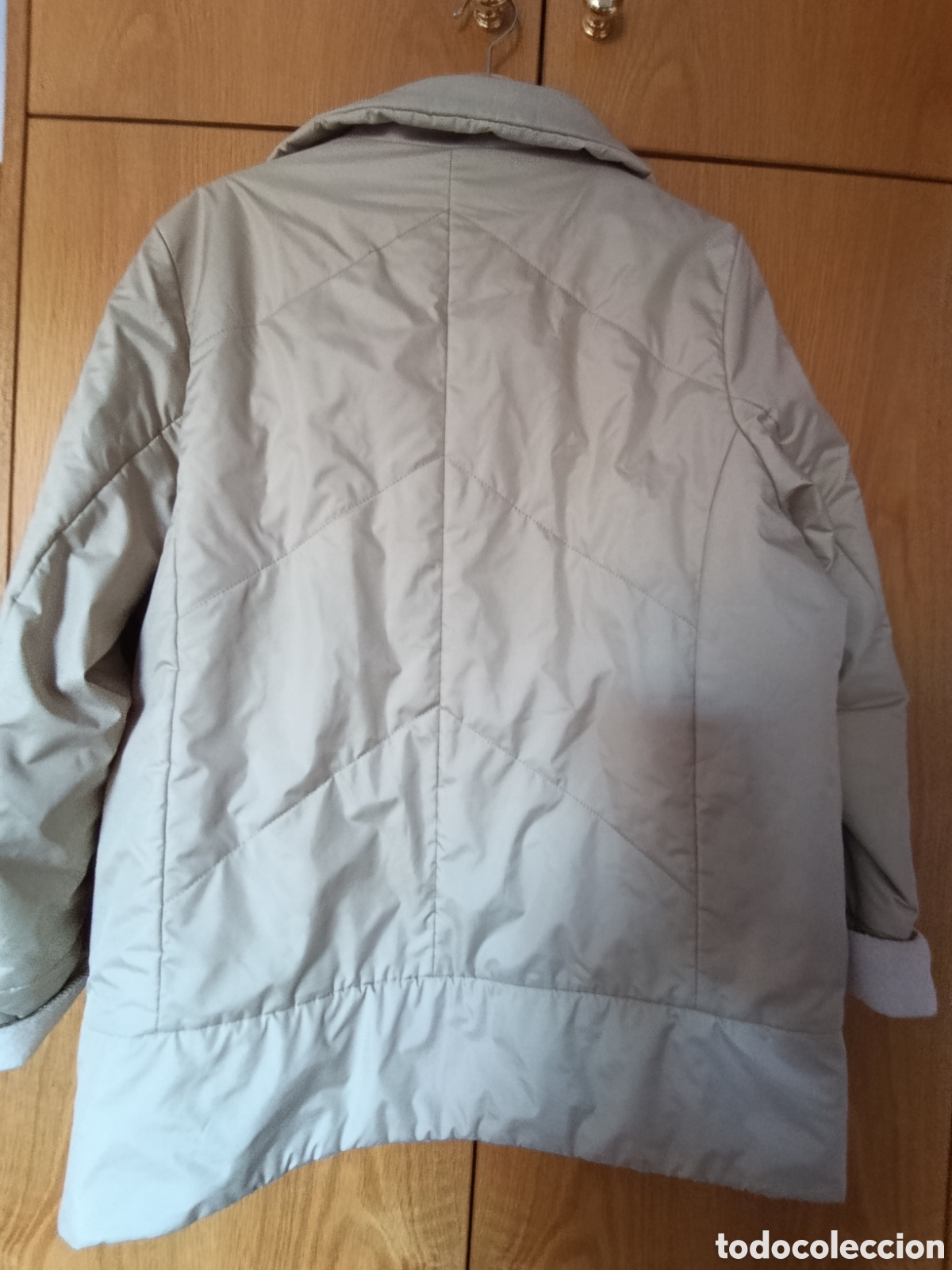 Segunda mano: Chaqueta acolchada color beig - Foto 4