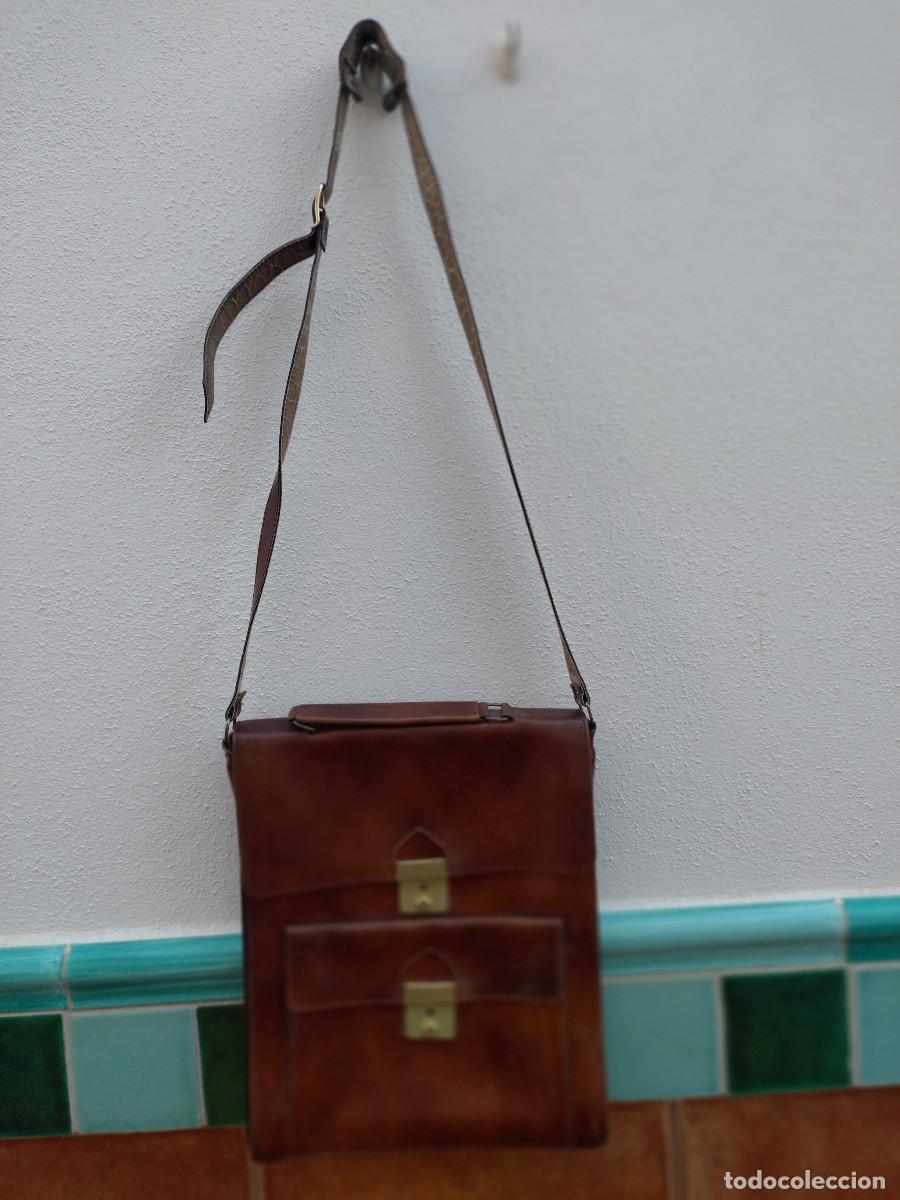 Segunda mano: Cartera de cuero para documentos y libros