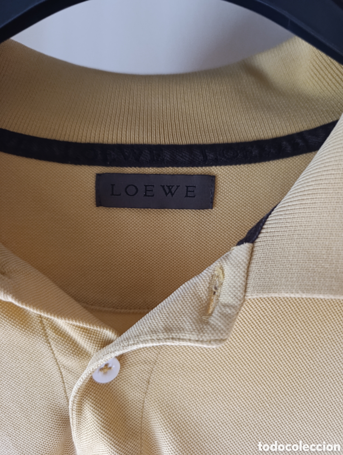 Segunda mano: POLO MARCA LOEWE COLOR MOSTAZA - Foto 2