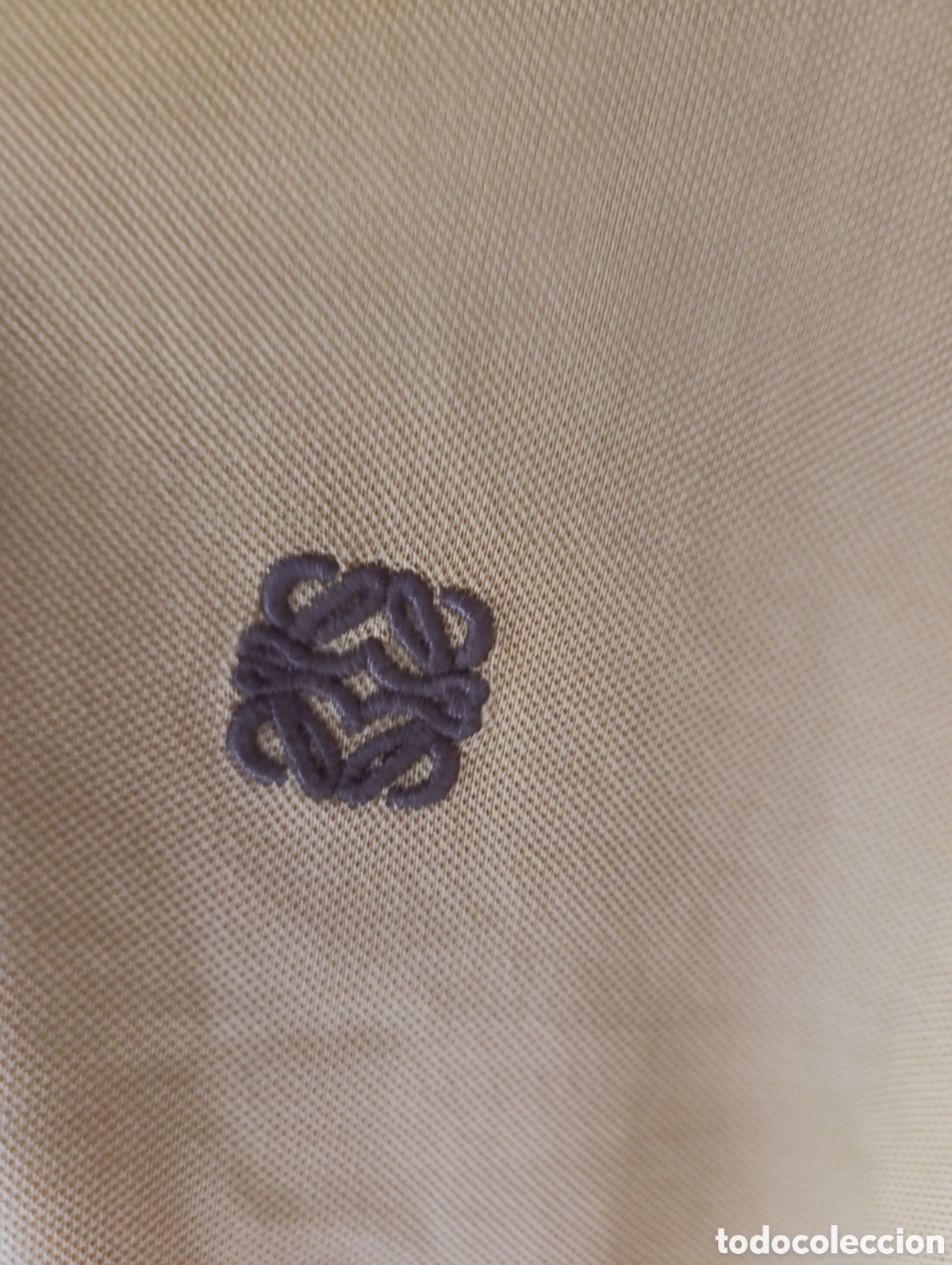 Segunda mano: POLO MARCA LOEWE COLOR MOSTAZA - Foto 3