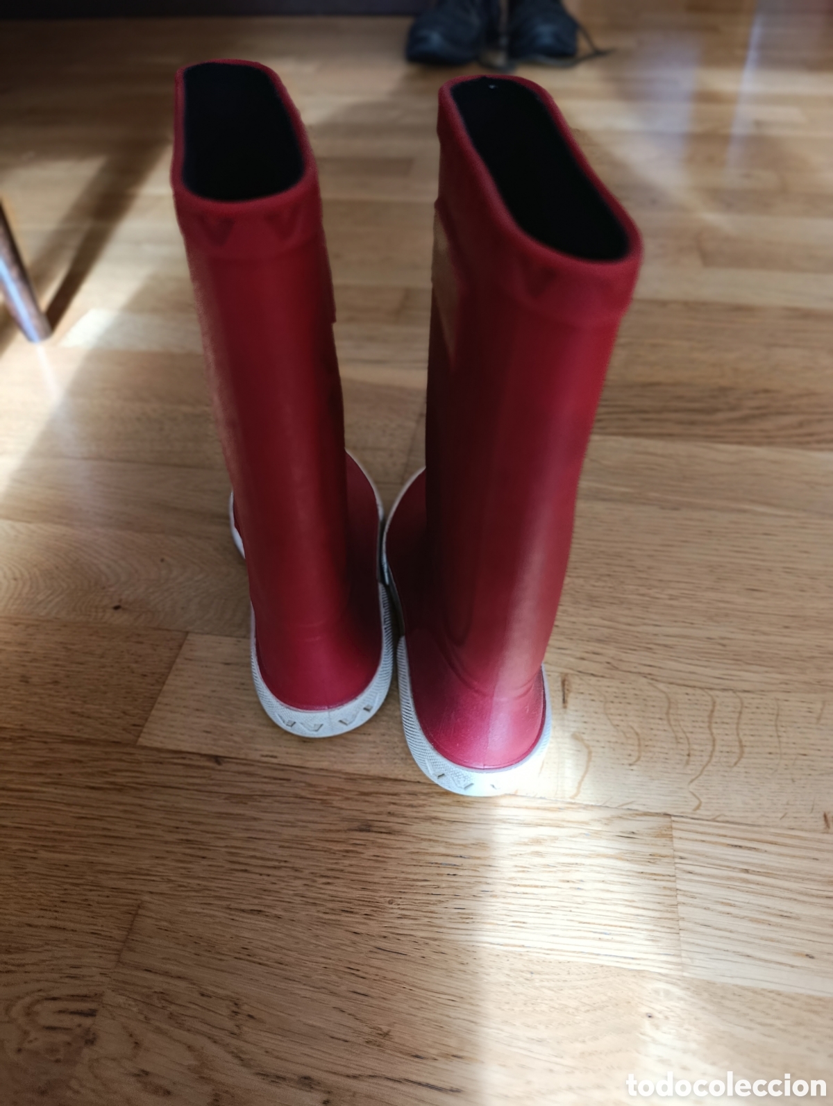 Segunda mano: Botas ni&ntilde;o de color rojo - Foto 4