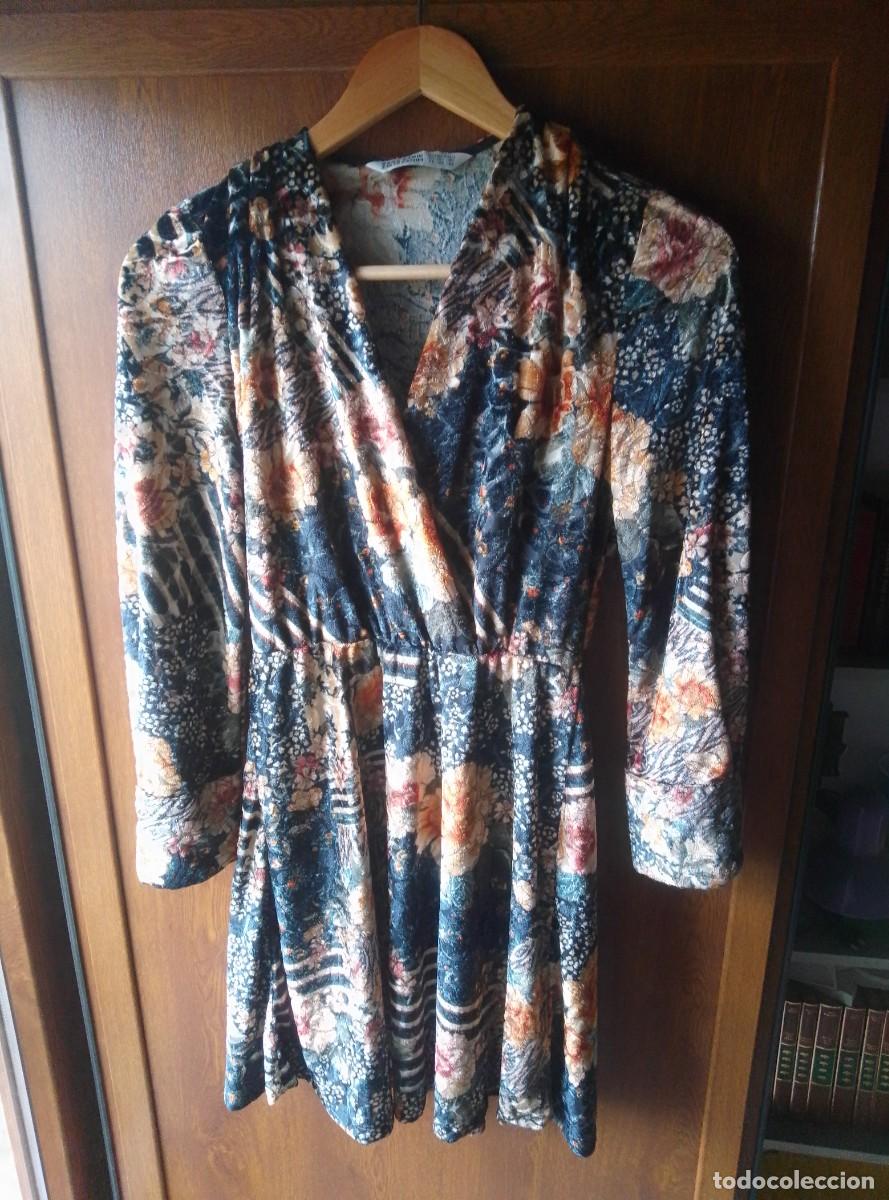 Segunda mano: Vestido oto&ntilde;al de antelina, terciopelo. Escote cruzado. Zara Basic. Talla XS