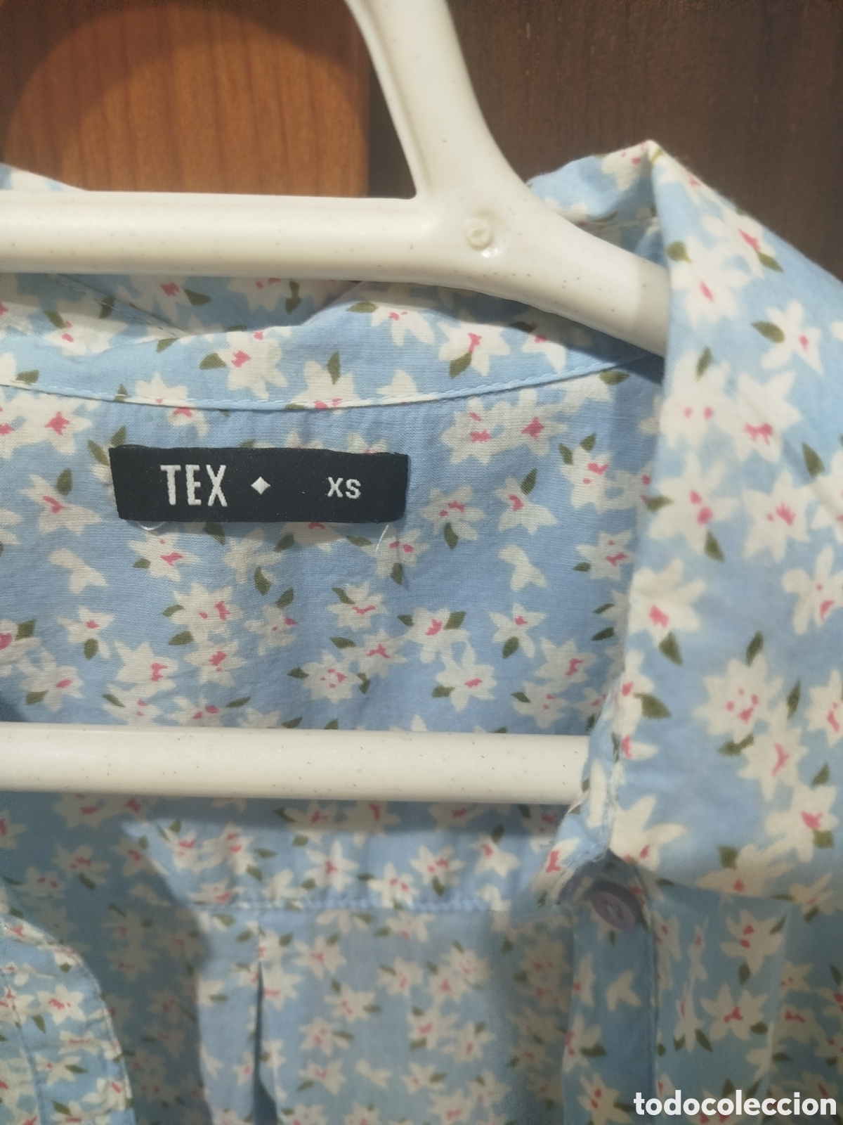 Segunda mano: Camisa xs azul con flores - Foto 2