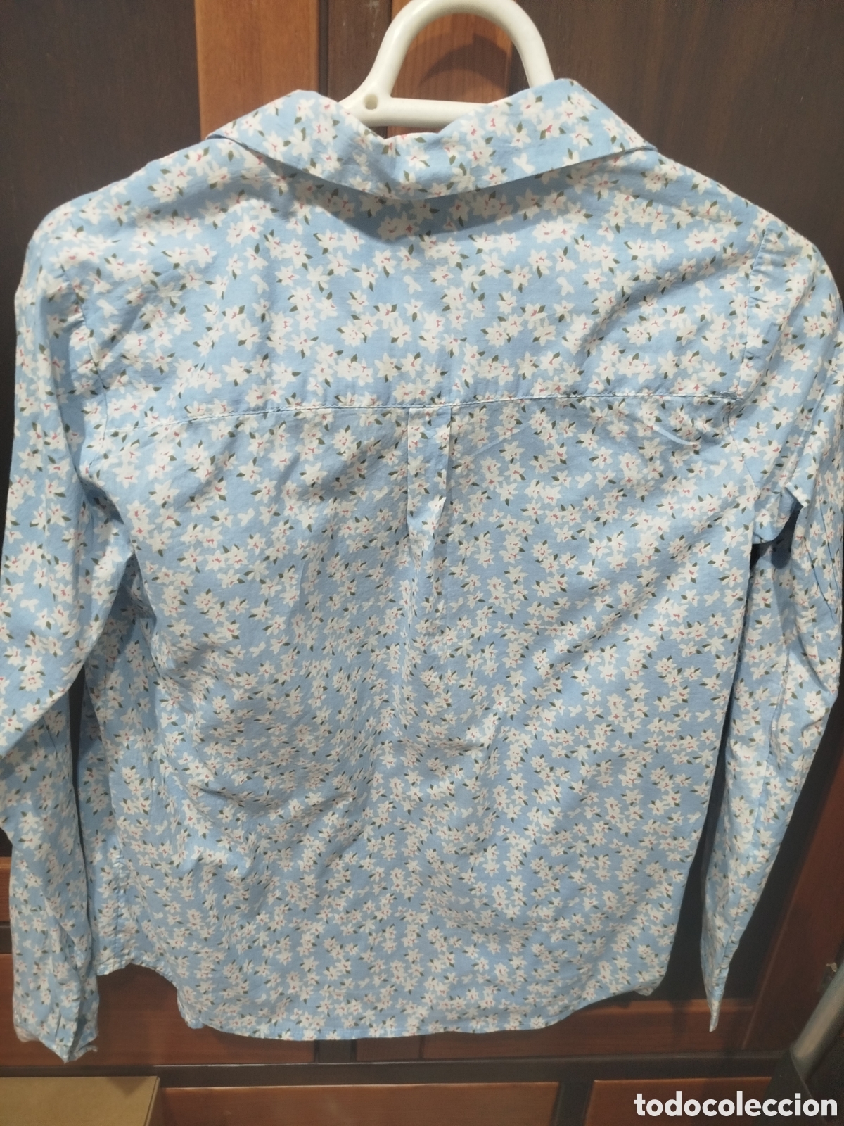 Segunda mano: Camisa xs azul con flores - Foto 4