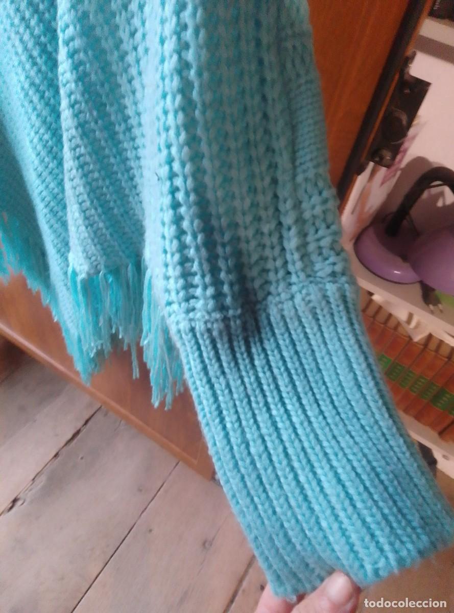 Segunda mano: Poncho de punto cuello ajustable con cord&oacute;n. Pu&ntilde;os. Turquesa - Foto 5