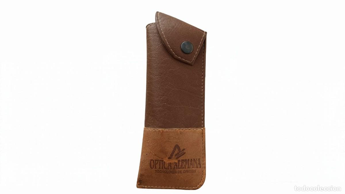 Segunda mano: GAFAS DE LECTURA +3,00 DIOPTR&Iacute;AS - MONTURA OVALADA DORADA BA&Ntilde;ADA EN ORO - VINTAGE