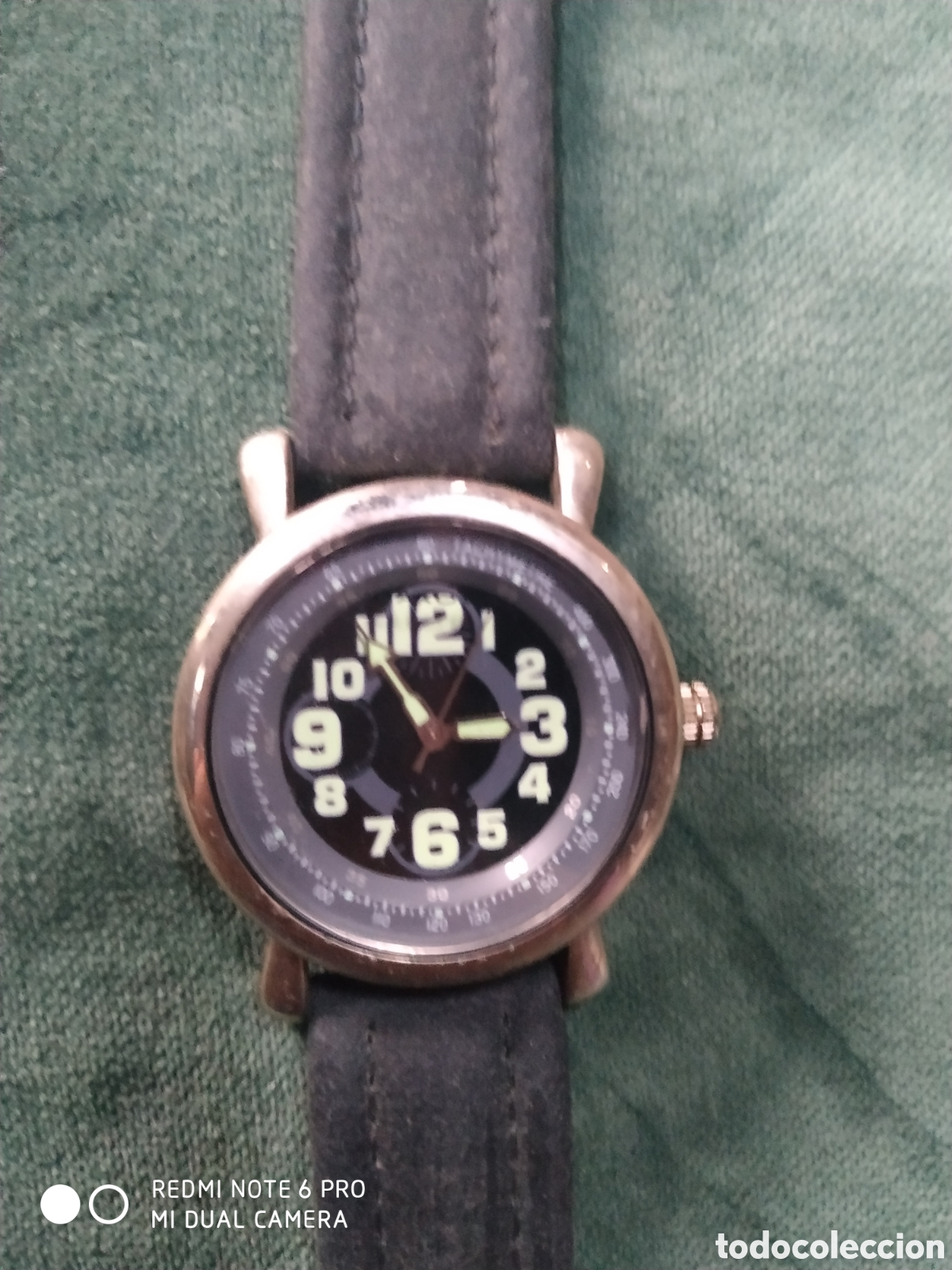 Segunda mano: Reloj pulsera piel n&uacute;mero fluorescente - Foto 1