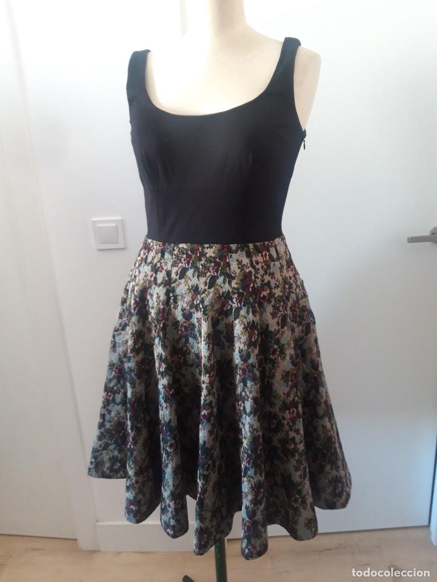 Segunda mano: Vestido de Adolfo Dominguez, talla 40.