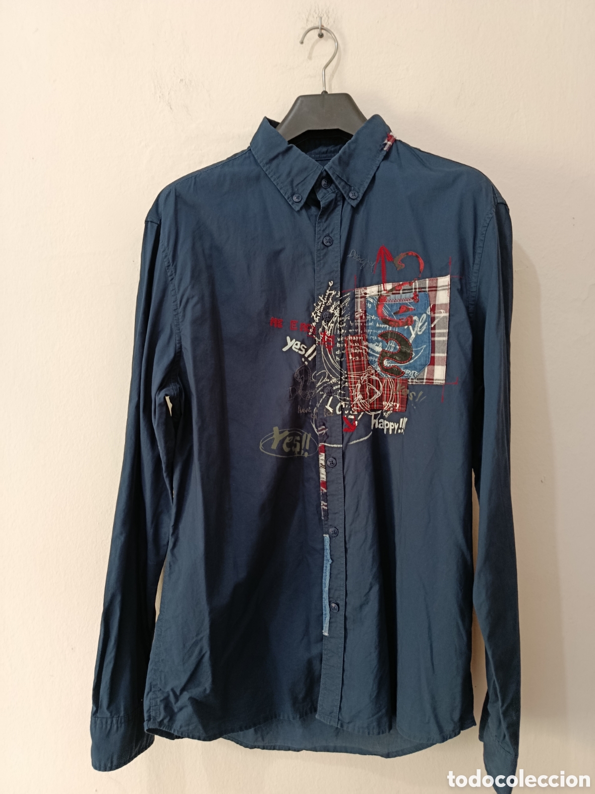 Segunda mano: Camisa para hombre talla M marca Desigual
