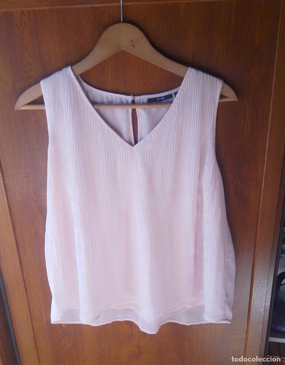 Segunda mano: Camiseta sin mangas rosa clarito. Plisada. Kiabi. Talla S