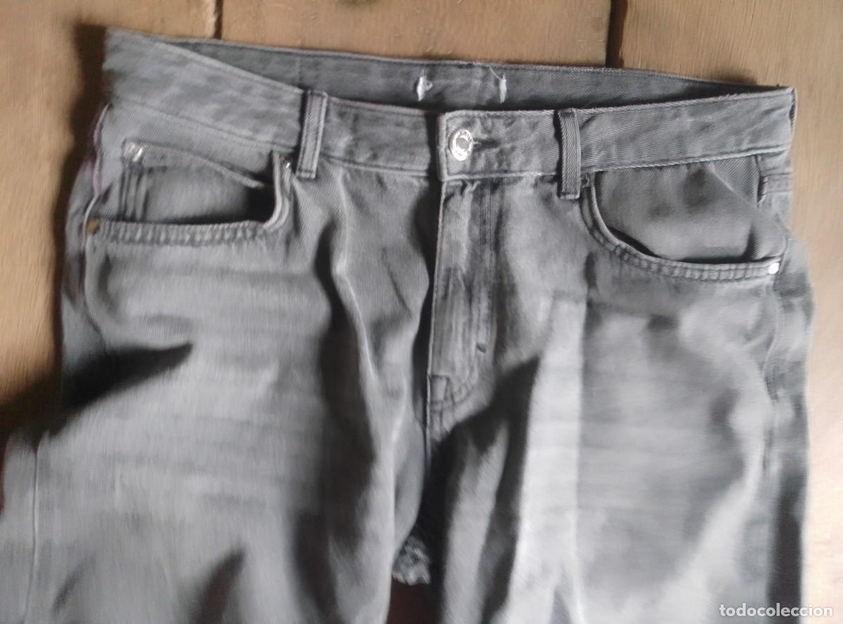 Segunda mano: Pantalones vaqueros jeans cortos bermudas. Pull & Bear. Talla L - Foto 2