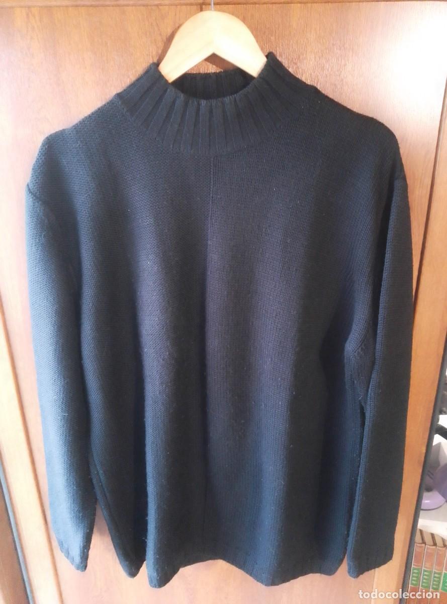 Segunda mano: Jersey de punto negro, cuello perkins. Lana merino y acr&iacute;lico. Pedro del Hierro. Talla M