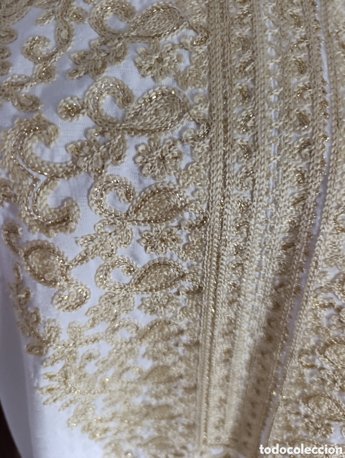 Segunda mano: Kaftan blanco bordado en hilo dorado - Foto 4