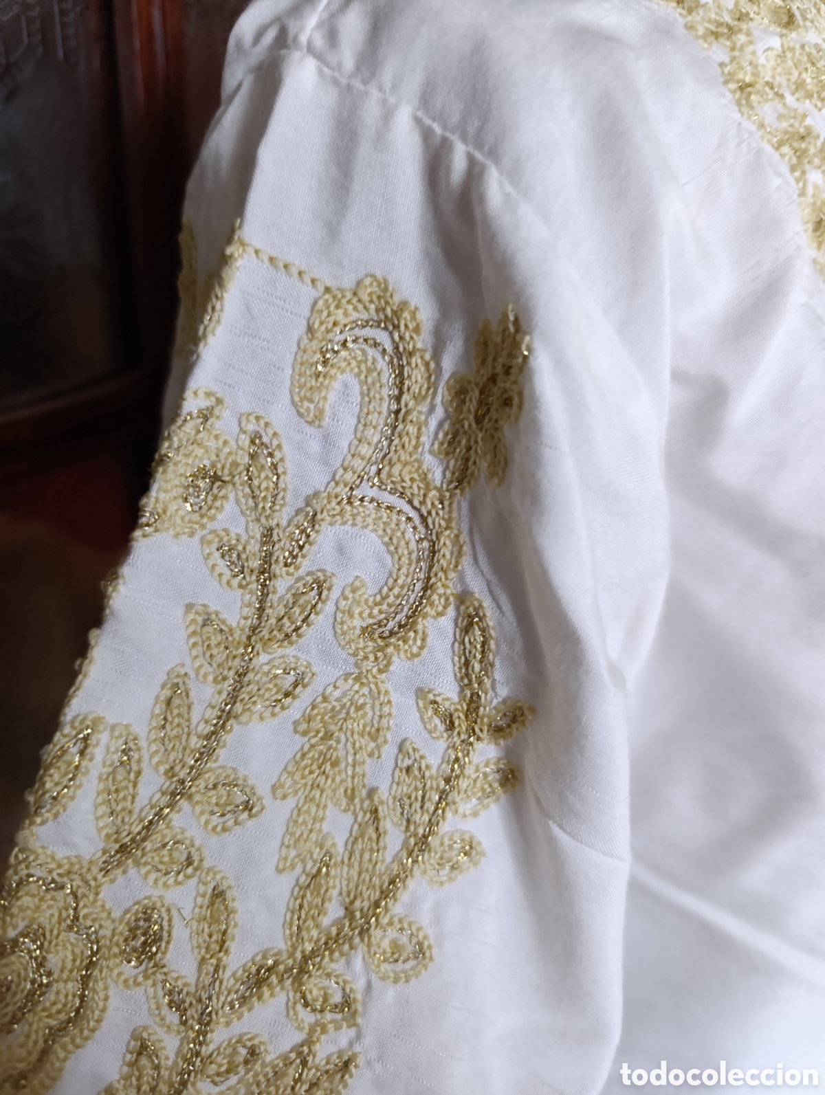 Segunda mano: Kaftan blanco bordado en hilo dorado - Foto 5