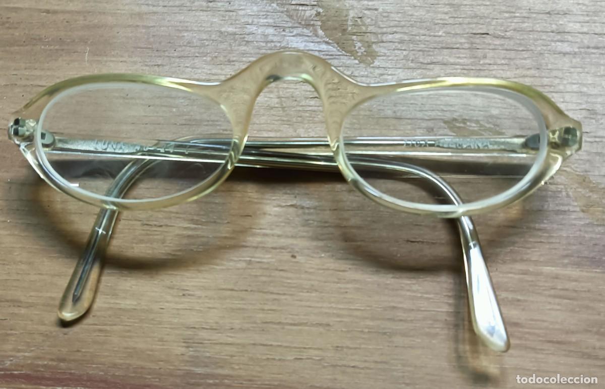 Segunda mano: GAFAS VINTAGE - &Oacute;PTICA ALEMANA - MONTURA OVAL TRANSL&Uacute;CIDA - LENTES GRADUADAS DE DISTINTA POTENCIA -