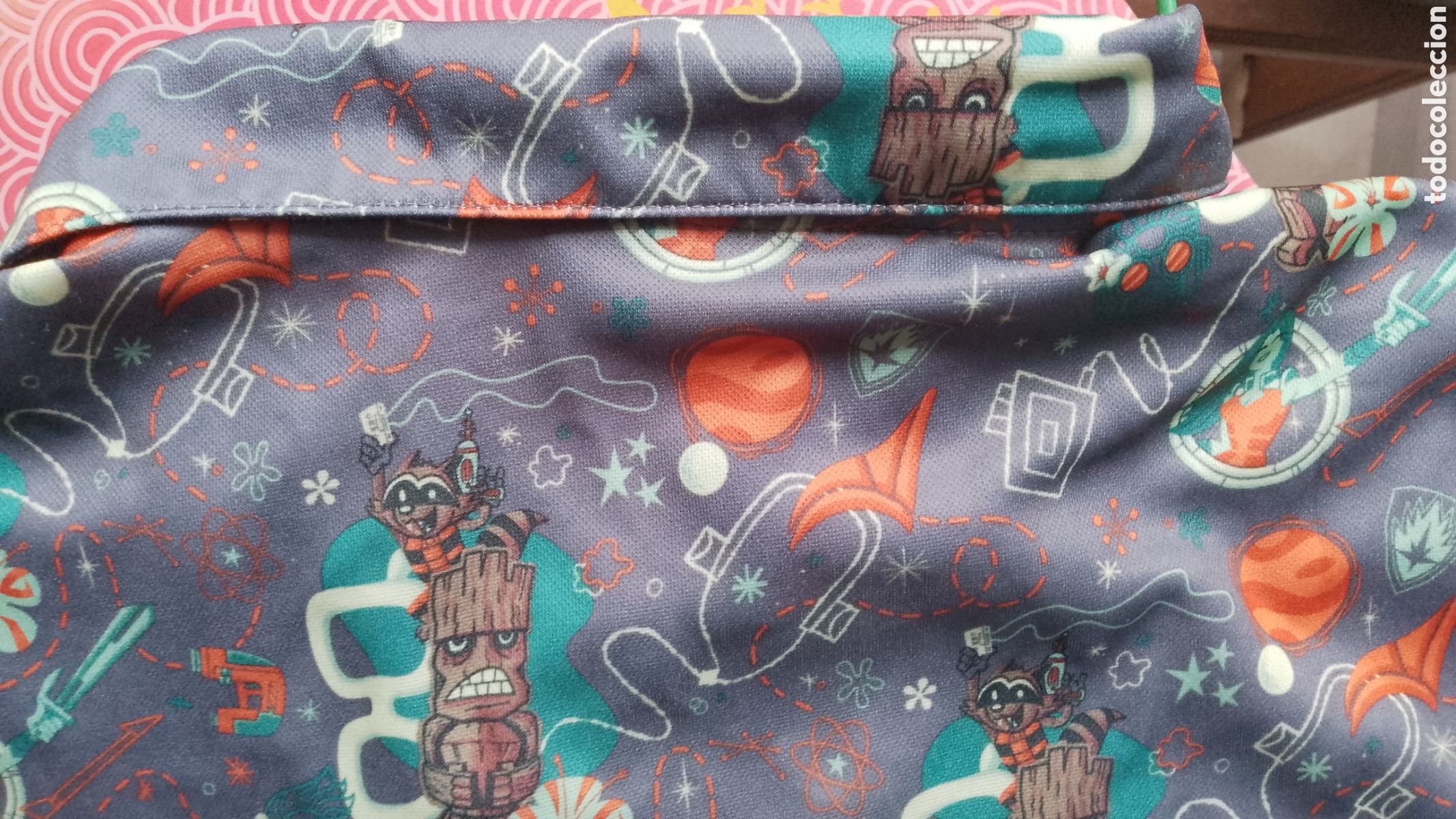 Segunda mano: MARVEL . CAMISA .. LOOTWER EXLUVIE CREW - Foto 2