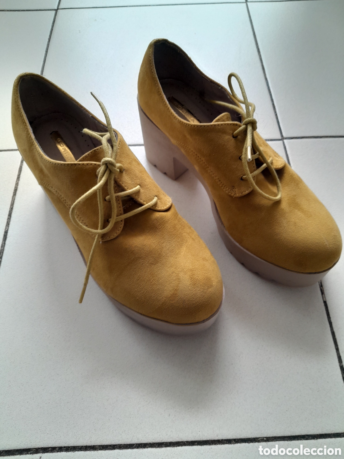 Segunda mano: Botines con plataforma marca Corina. - Foto 1