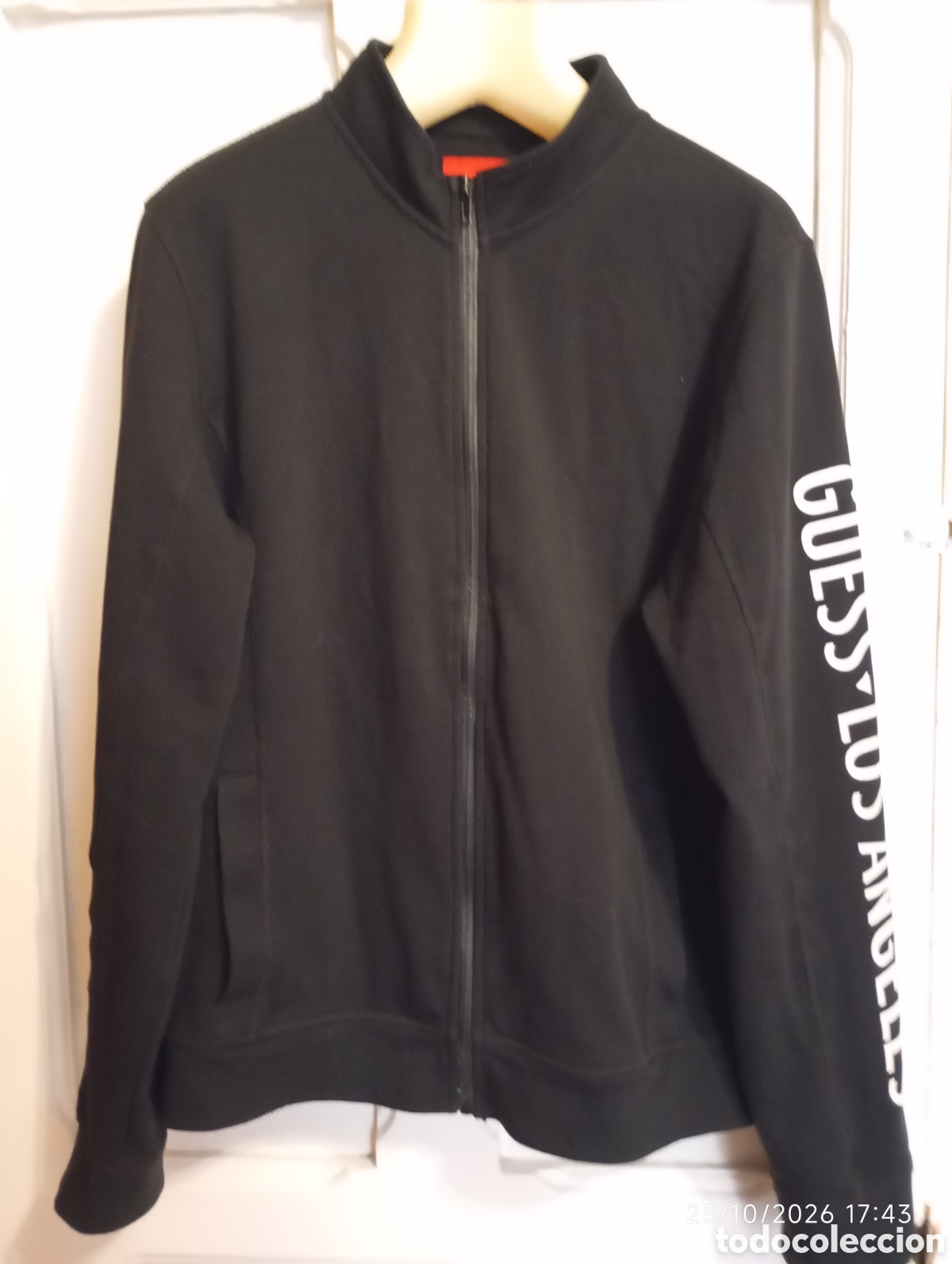 Segunda mano: Beautiful black Guess zip-up track jacket - Foto 7
