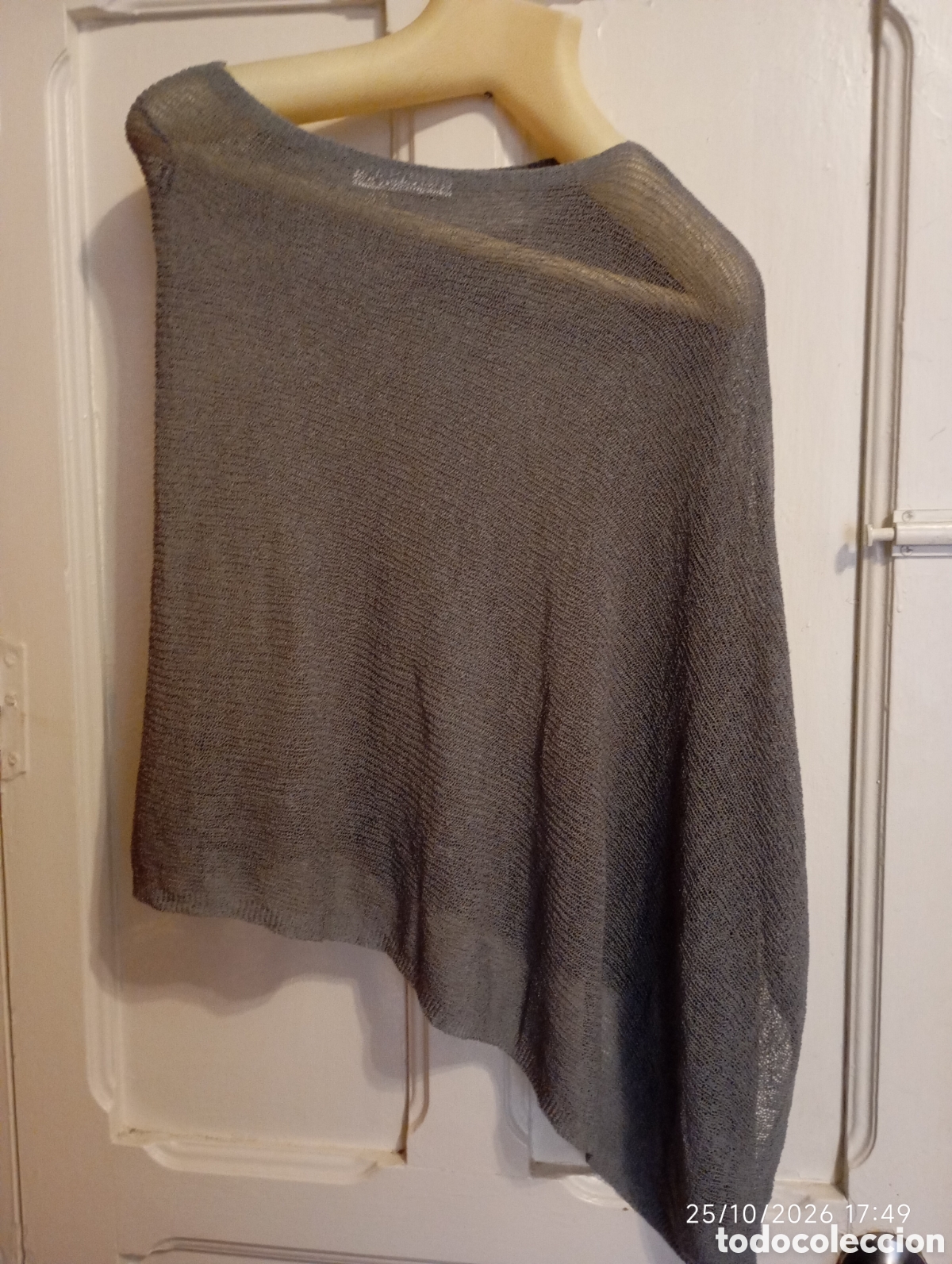 Segunda mano: Beautiful Zara fine knit asymmetric cape