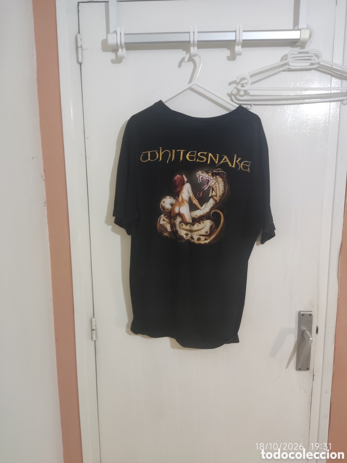 Segunda mano: CAMISETA DE MANGA CORTA WHITESNAKE TALLA L