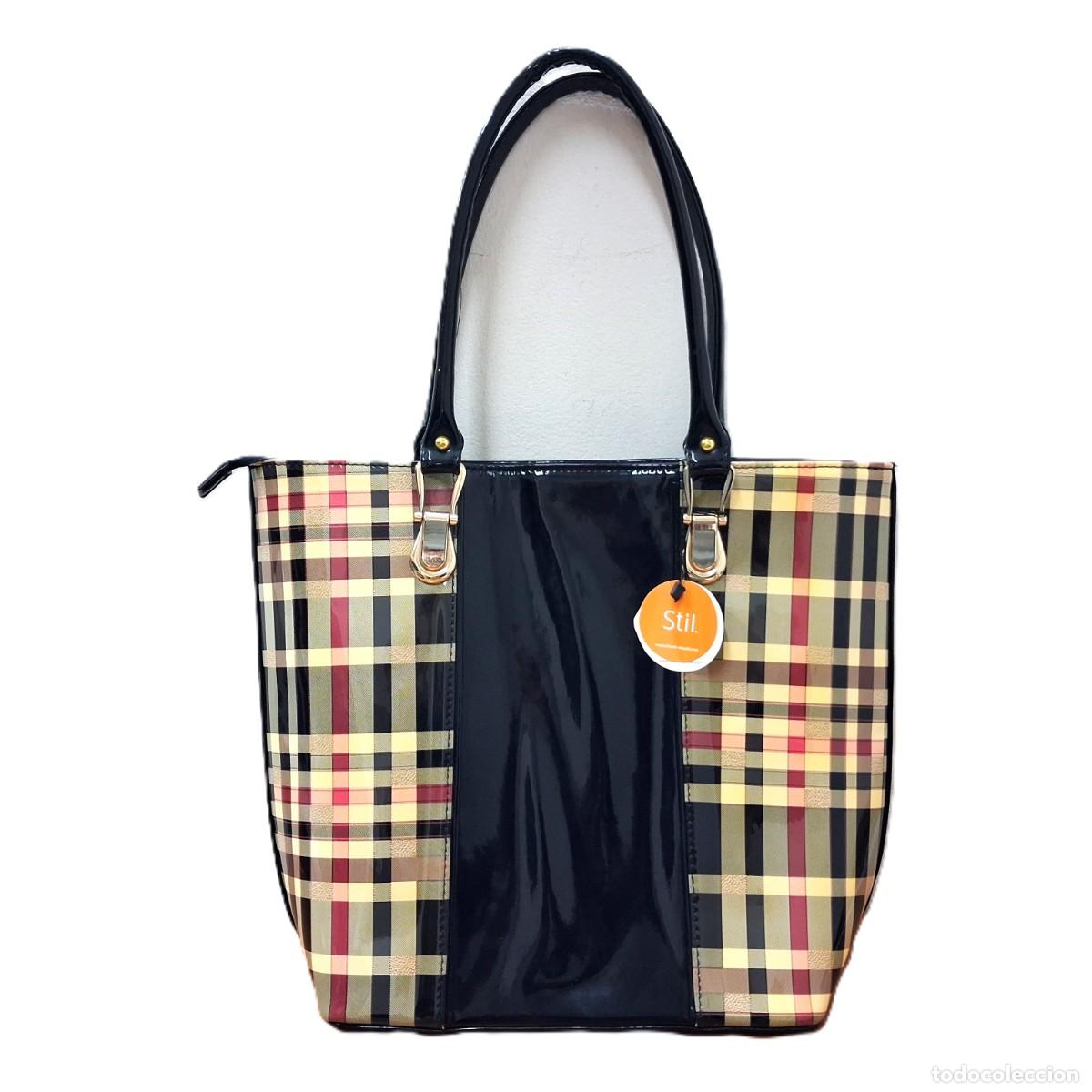 Segunda mano: Bolso de hombro grande de charol para mujer de la marca Stil, en estampado a cuadros y negro