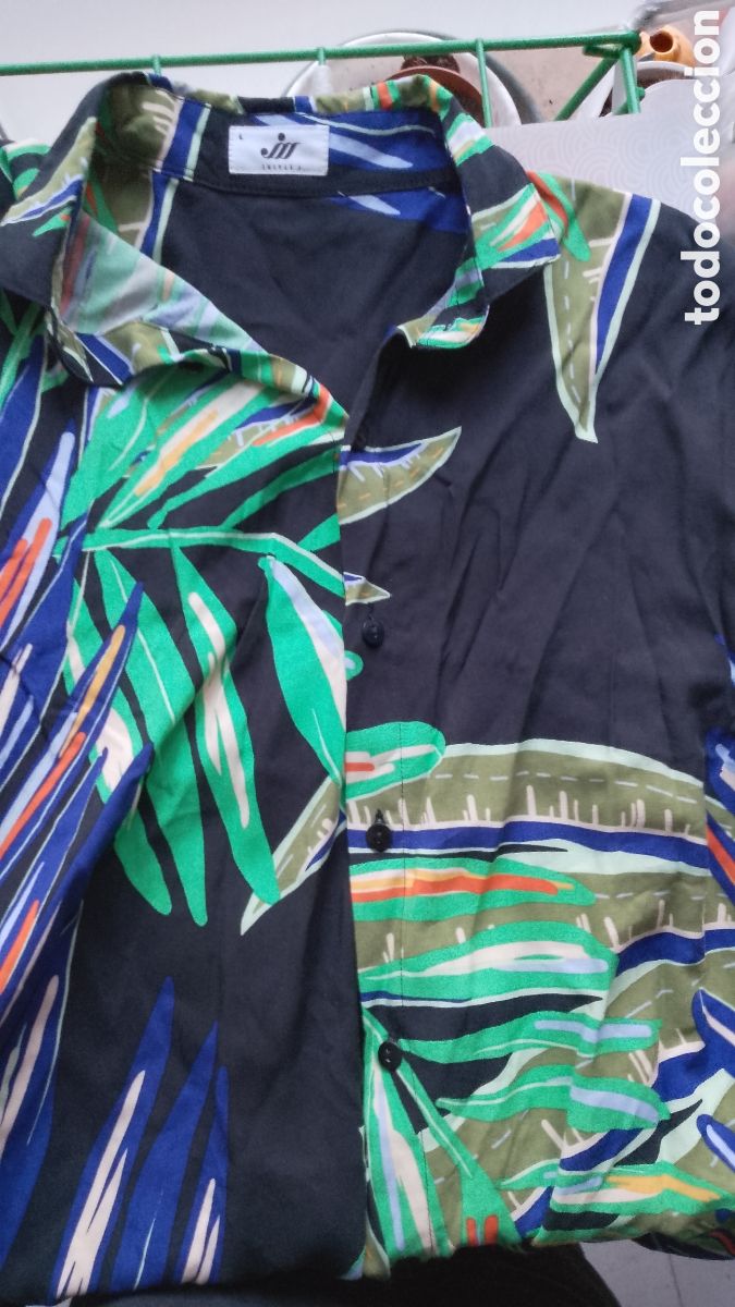 Segunda mano: JSS TRIPLE 3 - CAMISA FANTASIA . PLANTAS -