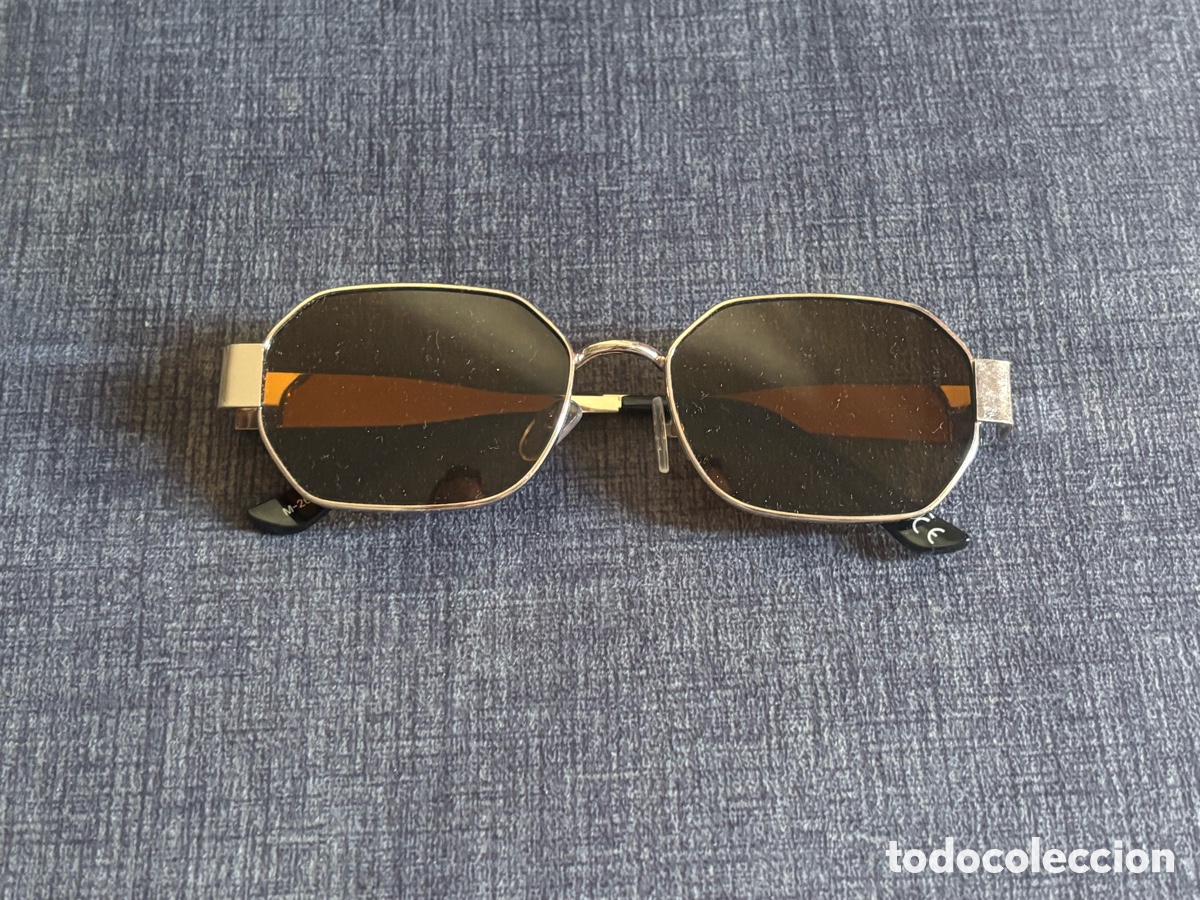 Segunda mano: Gafas de Sol Estilo Vintage / Retro Hexagonales &ndash; Montura Dorada