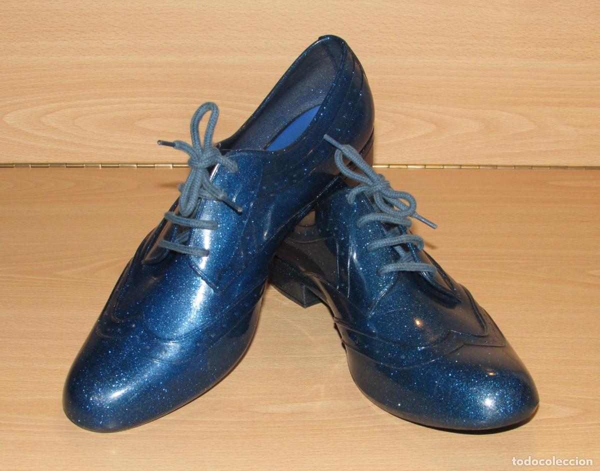 Segunda mano: Zapato acordonado blucher estilo brogue Melissa con Alexandre Herchcovitch azul jelly glitter Joy 40