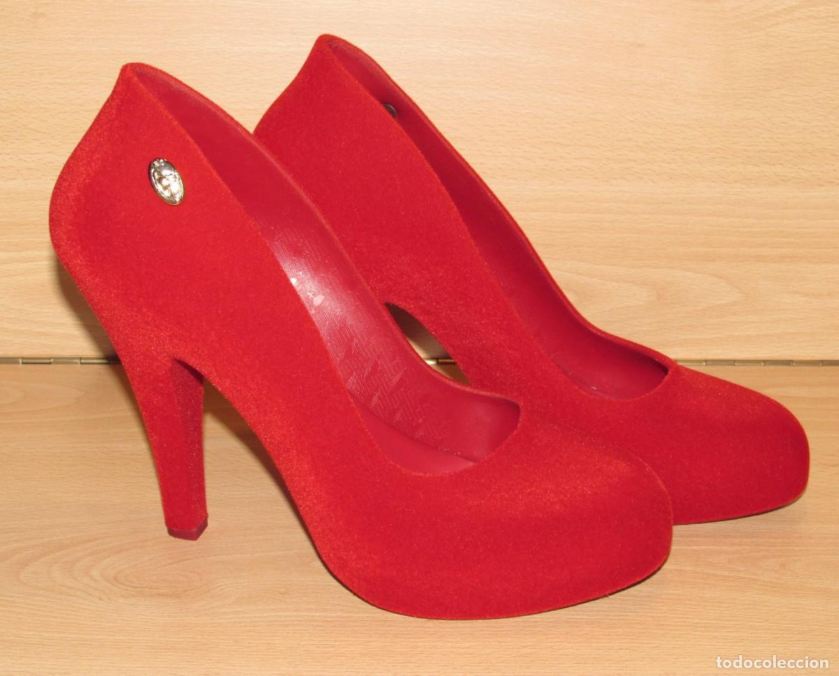 Segunda mano: Zapato tac&oacute;n sal&oacute;n pumps stiletto Melissa con Vivienne Westwood rojo Skyscraper talla 41/42