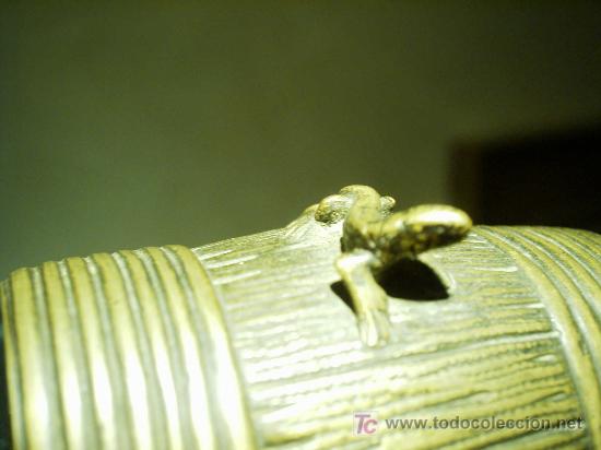 Segunda mano: Cofre de bronce con salamandra en su tapa.Circa 1897 - Foto 6