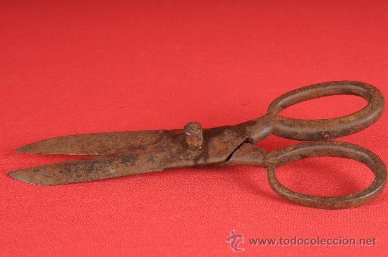Segunda mano: Tijeras en hierro forjado, S.XIX - Foto 1
