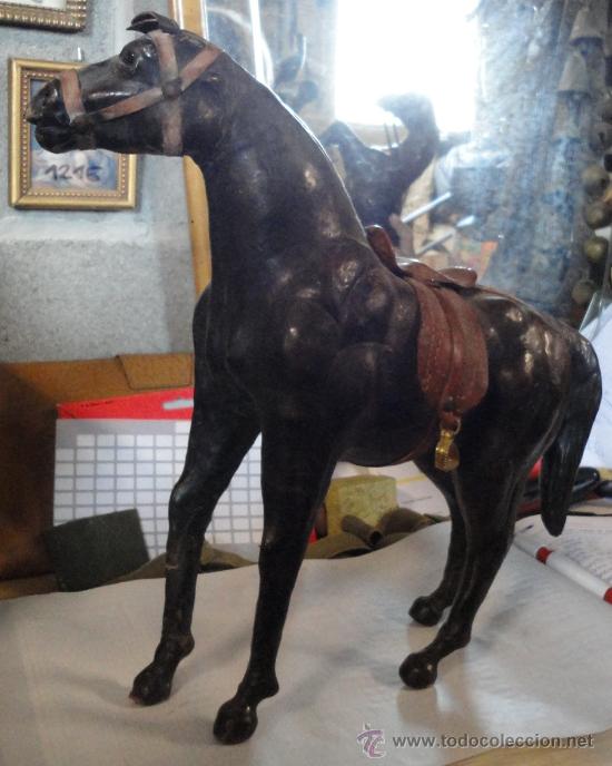 Segunda mano: Figura de caballo, 30 cms de alto - Foto 1