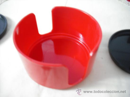 Segunda mano: JUEGO DE 6 POSAVASOS EN PLASTICO DURO CON SU RECIPIENTE - Foto 3